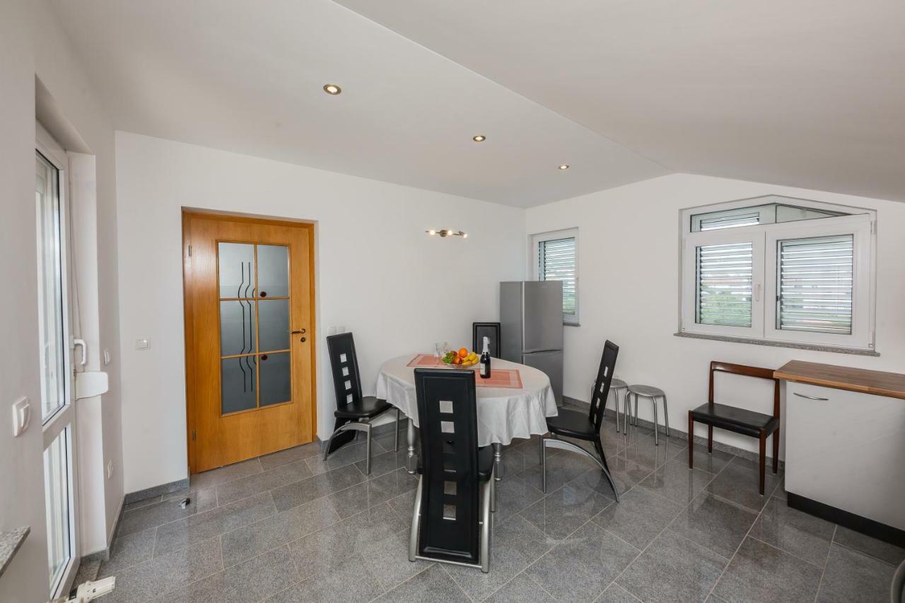 Apartman Lucija Kaštela Exterior foto